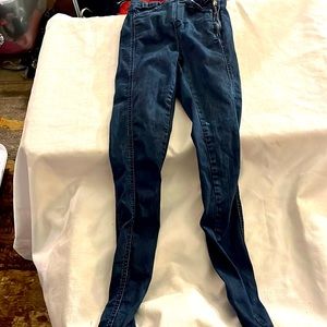 BEBELA SKINNY BNWOT LONG UNIQUE JEANS